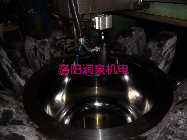 电致伸缩精整装置加工现场