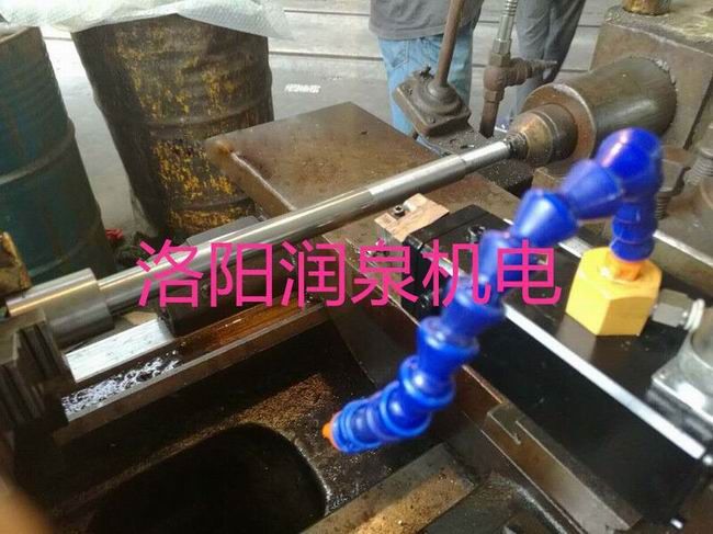 电致伸缩精整装置加工现场